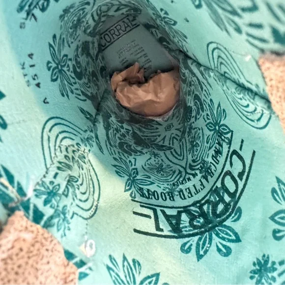 Corral NWT Corral Shimmering Crystal Fringe Western Boots - Picture 9 of 11